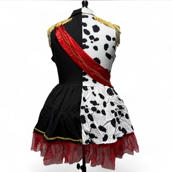 Dolls Kill Call Me Cruel Costume, Disney’s Cruella de Vil Plus Size Cosplay 3X - Picture 2 of 10